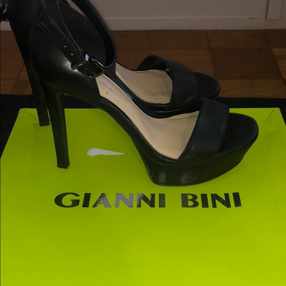 Gianni Bini “Pamona” platform sandal.